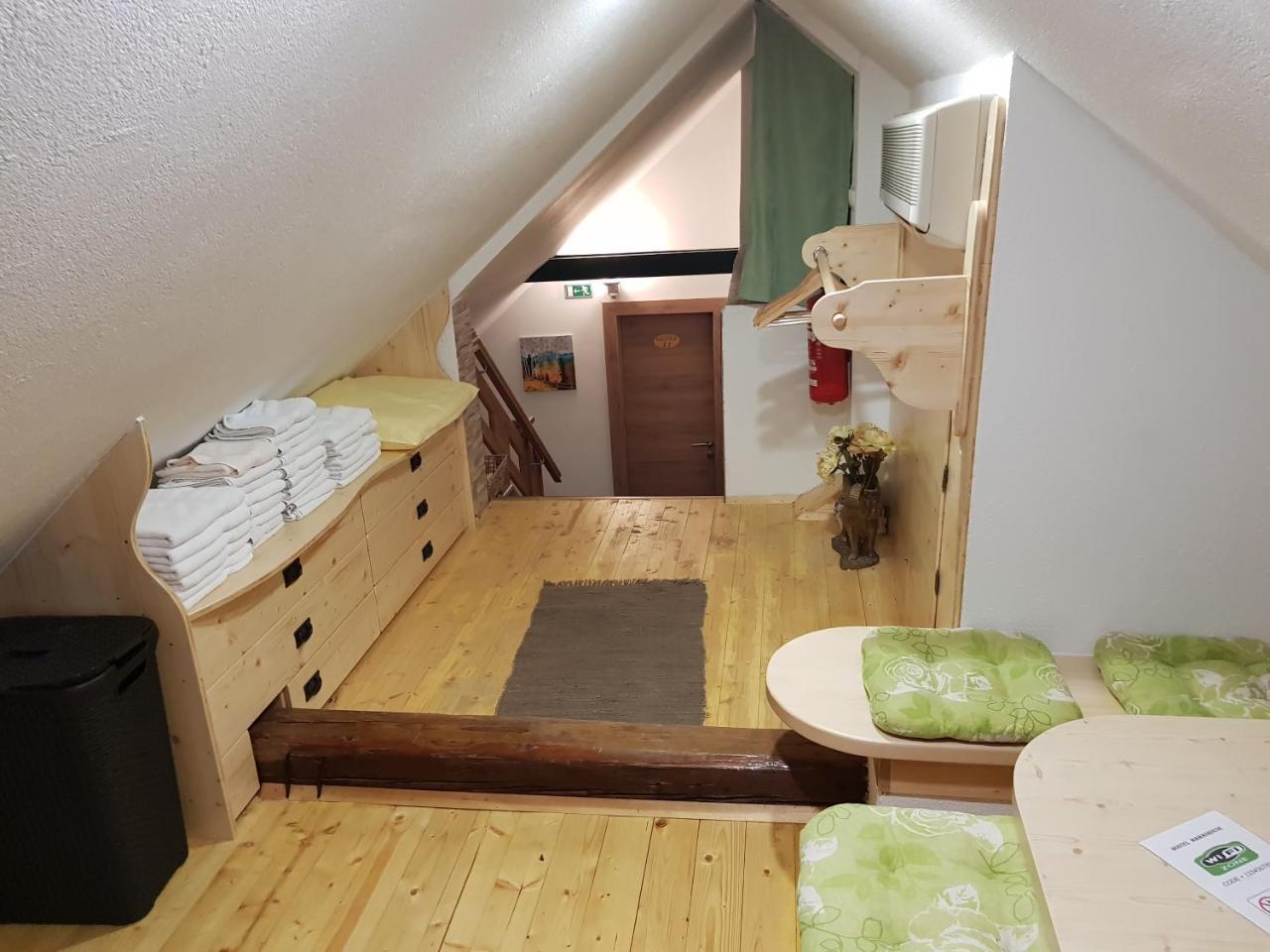 Mama'S House Vandrerhjem Cerklje na Gorenjskem Eksteriør bilde